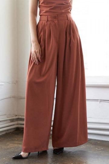A solid woven wide leg pant - FP1110: RUST / Contemporary / S